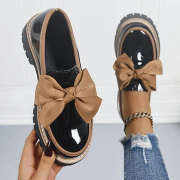 Mocasines con lazo brillante