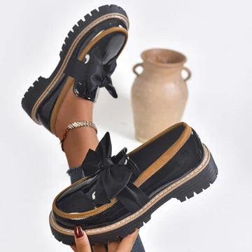Mocasines con lazo brillante